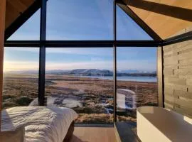 Iceland Lakeview Retreat