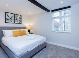 Market Bosworth 4BR Sleeps 8
