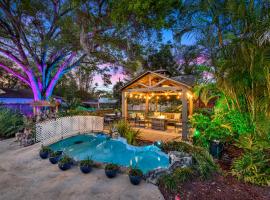 Luxury Retreat: Pool Games Basketball More, hotel v destinaci Largo