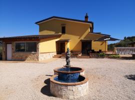 La villa du Paradis，位于泰拉奇纳的酒店