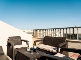 A stylish duplex guests love, hotel in Pieta