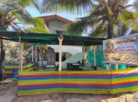 Omkar Beach Resort，位于马尔万的海滩短租房