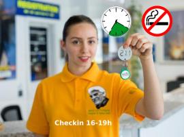 Space Hotel im Campus der JvP Schule