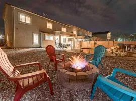 Free Pool Heat - Modern and Bright, Fire Pit