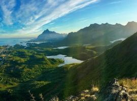Holiday home in Lofoten, Hotel in Storvågan