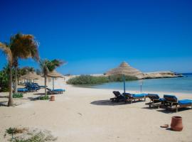 A1 Mangrove Bay, отель в Кусейре