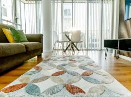 Luxury Two Bed City Apartment -The Hub