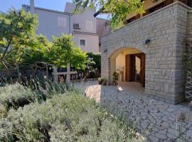 Skulka Apartment - Cres Island, hotel v destinaci Orlec