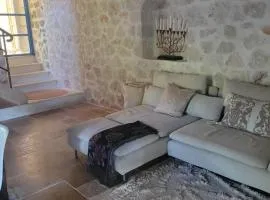 Villa Bakola