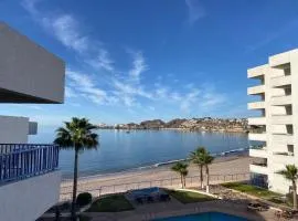 Hermoso condominio frente al mar