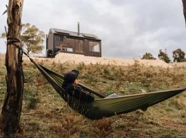 Off-Grid Cabin Surrounded by Nature - Emillie