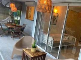 L'Isménia, Man Tann