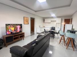 Ap bem localizado e aconchegante, hotel di Sinop