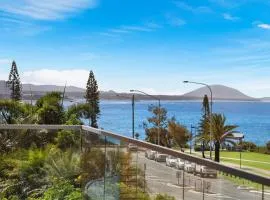 Elysee Beachside Apartments Alexandra Headland