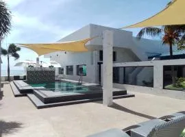 Cave Beach Resort - Boutique Accomodation