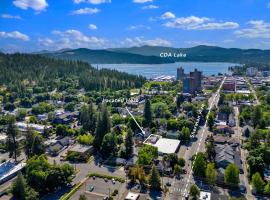 NEW! Unique Coeur d’Alene Cottage. 1/2 Mi to Dtwn, alquiler vacacional en Coeur d'Alene