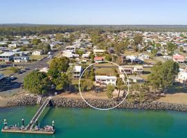 Bazza's Beach House, hotel in Burrum Heads