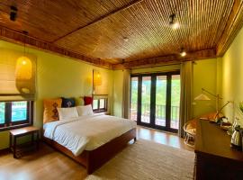 HỒ ĐÁ CỔ THIÊN LONG Hoa Ban, hotel in Rông Cấn