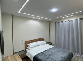 Luxury 1Bed Close To Cairo Airport With Fast WiFi, ξενοδοχείο σε Madinaty