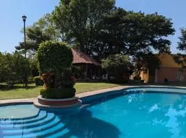 Casa con alberca Cuernavaca Villa Tropical