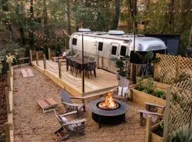 Cozy Lakefront Airstream - Private Deck and Firepit - Sleeps 6