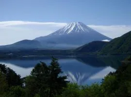 浩庵キャンプ場 本栖湖畔 キャビン Cabins at Lake Motosu Kouan campground cottages, bungalows