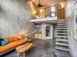 The Echo Studios 4 HUGE 100m to beach