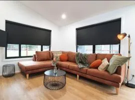 Jimmara House Modern central holiday home