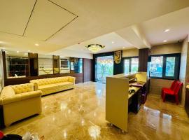 Shyanu Lords Eco Inn Airoli-Near Mindspace, khách sạn ở Navi Mumbai
