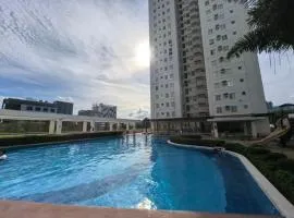 Private twin room for 2 with shared bathroom in boarding place - Cebu IT Park、セブシティのコンドミニアム