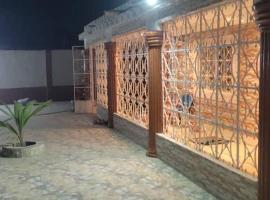 Marongs Appartment, hotel sa parkingom u gradu Djalabango