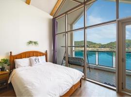 Tongyeong Maremio Oceanview Pension, hotell i Tongyeong