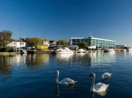 Captain's Club Hotel & Spa