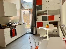 Studio vintage banlieue BXL, hotel v destinaci Genval