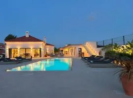 Luxurious Wine Country Villa - Near Lisbon
