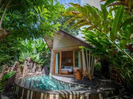 Ulaman Eco Luxury Resort、タバナンのホットタブ付きホテル