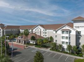 ホームウッド スイーツ バイ ヒルトン オーランド エアポート （Homewood Suites by Hilton Orlando Airport）、オーランドのホテル