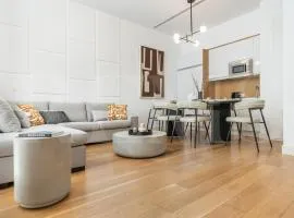 Artistic and Spacious Apartment by REMS