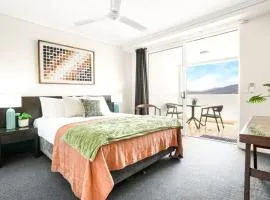 Cairns Central Studio 1012 Rooftop Shared Pool & CBD Location