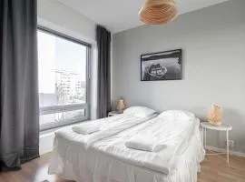 Newly Built 1BR Apartment with Balcony next to Railway Station & Downtown