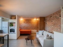 Orita moment of silence, ξενοδοχείο στη Χάιφα