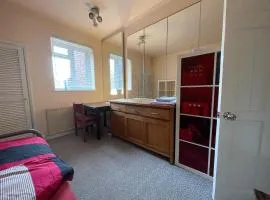 Single room 10 minutes to Central London