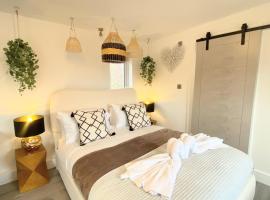 Kaoglen - Bali Pod - Hot Tub -Cairngorms - Pitlochry, cabin in Kirkmichael
