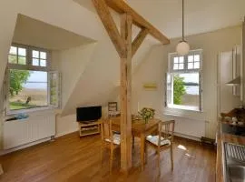 Ferienwohnung-5-am-Wasser-Gut-Grubnow-Ruegen-WLAN-und-Sauna