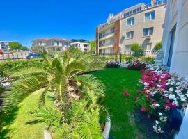 Rose Garden Deluxe, hotel en Chernomorets