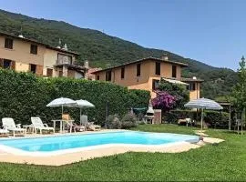 Esclusiva Vista Lago con Piscina e Parcheggio -Salò-