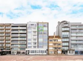 Apartment on the Coast with Beach Access