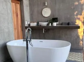 Refugio Romántico Premium con Tina Interior