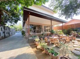 Los Ecijanos Inn