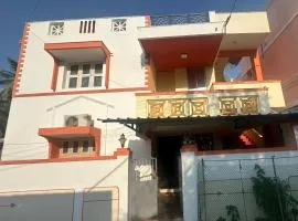 Golden Service Apartment